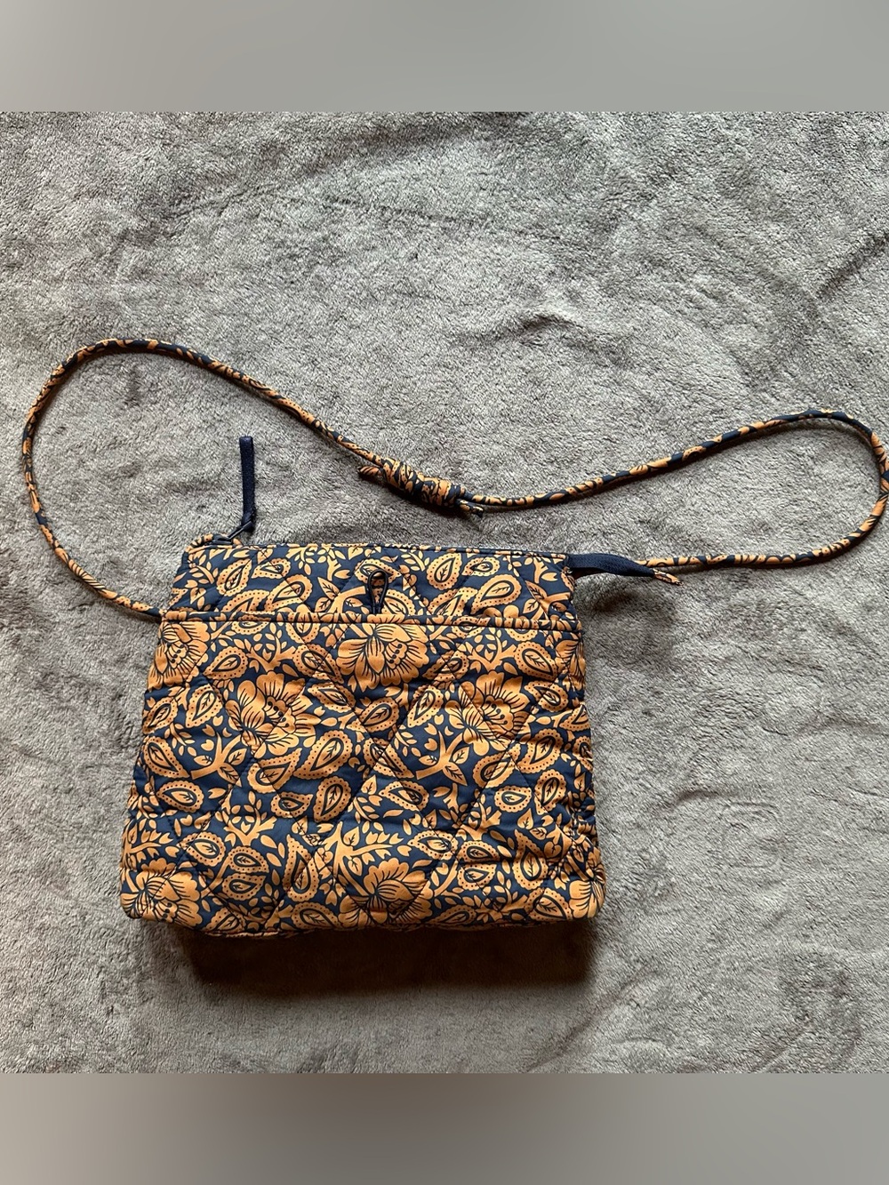 VeraBradley Windsor Navy Crossbody BagRetired Quilted Paisley Floral Vintage Y2K